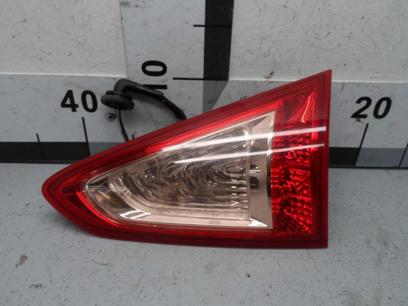 Изображение товара 50227 - 00050227 fonar kryshki pravyj Toyota Hiace