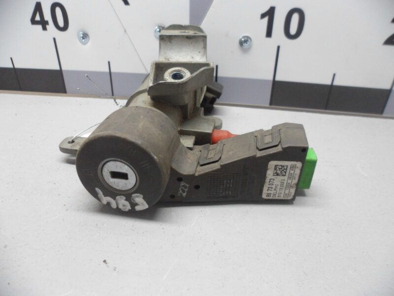 Изображение товара 50845 - 00050845 zamok zazhiganiya Volvo V50