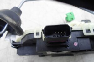 Изображение товара 51935 - 00051935 zamok dveri zadnej levoj Skoda Yeti 1