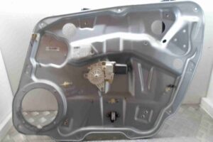 Изображение товара 52926 - 00052926 steklopodemnik perednij pravyj Ford Escort