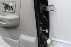 Изображение товара 53723 - 00053723 dver zadnyaya levaya Pontiac Vibe 3