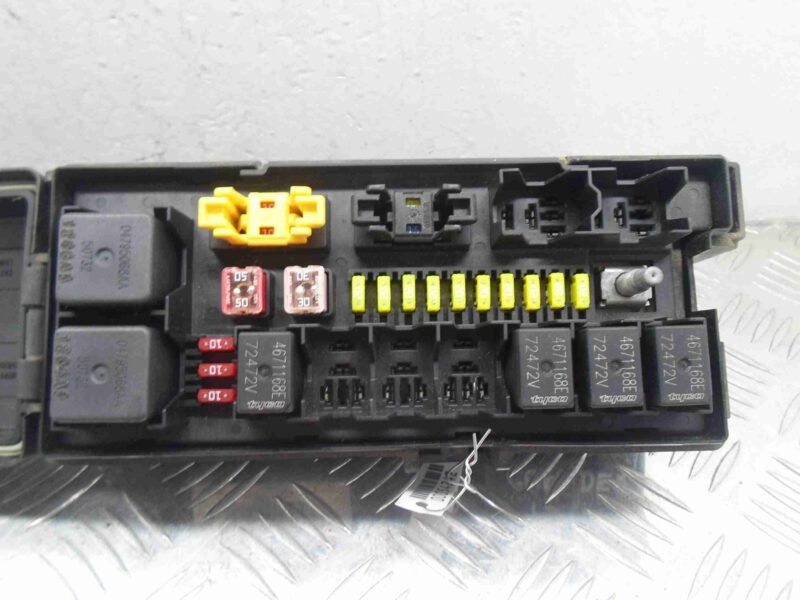 Изображение товара 54242 - 00054242 blok predokhranitelej Chrysler Cirrus