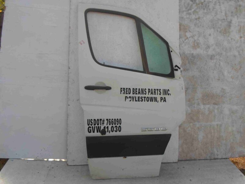 Изображение товара 55048 - 00055048 dver perednyaya pravaya Fiat Brava