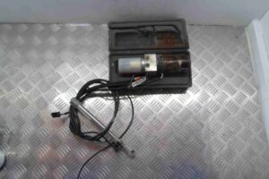 Изображение товара 55237 - 00055237 nasos dozhima dveri bagazhnika Ford Scorpio 3
