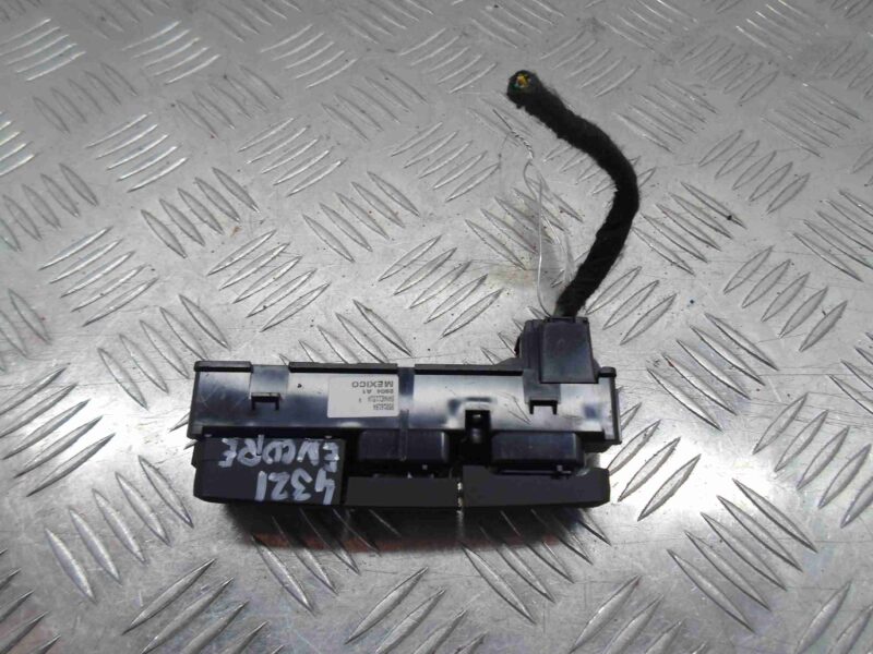 Изображение товара 56244 - 00056244 knopka avarijnoj signalizatsii