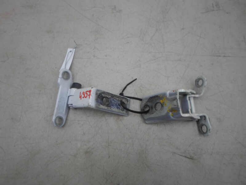 Изображение товара 57304 - 00057304 petlya dveri perednyaya