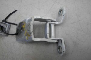 Изображение товара 57304 - 00057304 petlya dveri perednyaya 2