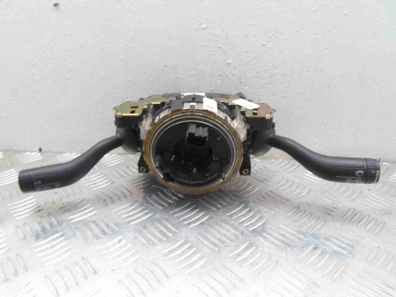 Изображение товара 57641 - 00057641 pereklyuchatel podrulevoj (strekoza) Toyota Corolla Matrix