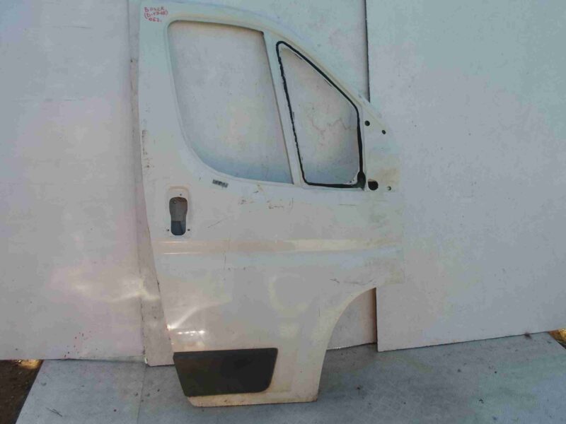 Изображение товара 57786 - 00057786 dver perednyaya pravaya Mercedes G klasse