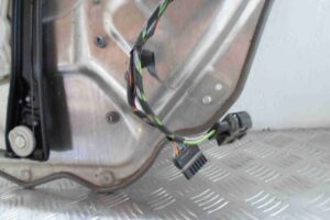 Изображение товара 57914 - 00057914 steklopodemnik zadnij levyj Ford Scorpio 1