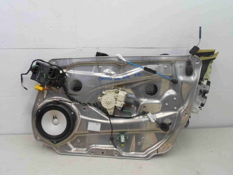 Изображение товара 58151 - 00058151 steklopodemnik perednij pravyj Ford Explorer