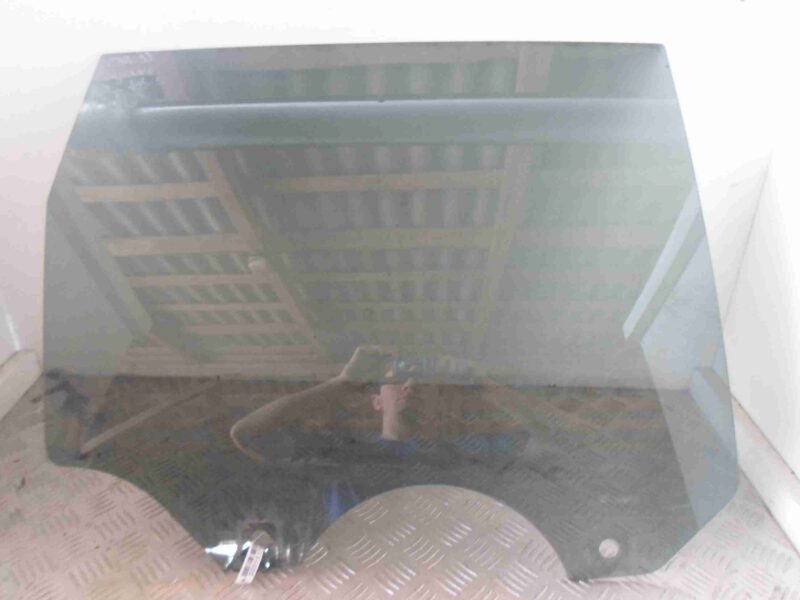 Изображение товара 58379 - 00058379 steklo dveri zadnej pravoj Mercedes A klasse