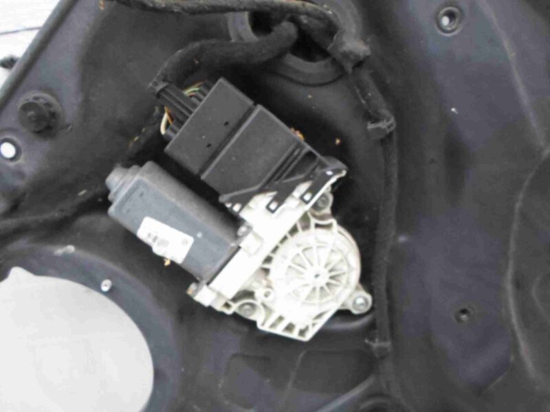 Изображение товара 58395 - 00058395 motorchik steklopodemnika Volvo S40