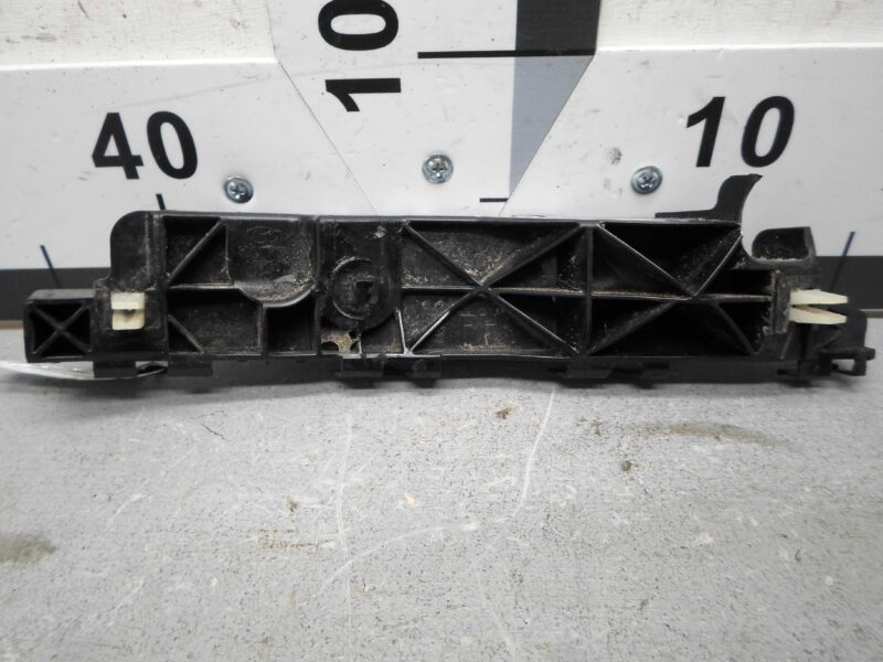 Изображение товара 59391 - 00059391 kronshtejn perednego bampera Mercedes CLA