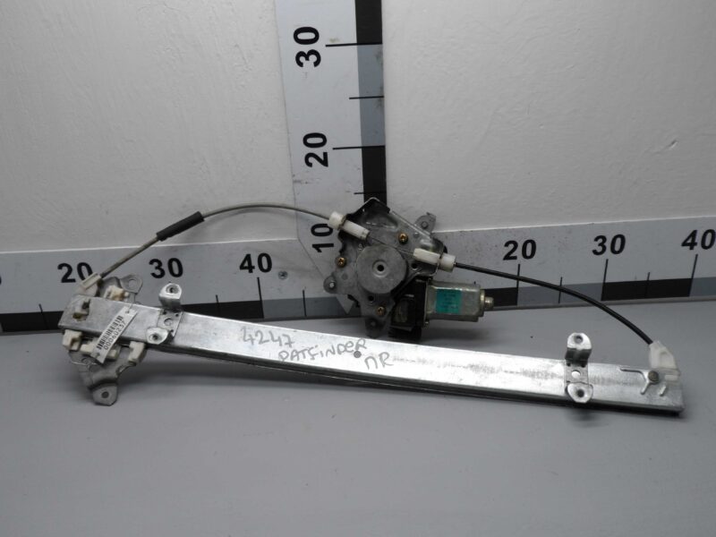 Изображение товара 60237 - 00060237 steklopodemnik perednij pravyj LDV Convoy