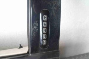 Изображение товара 61041 - 00061041 dver perednyaya levaya BMW 4 Series 3