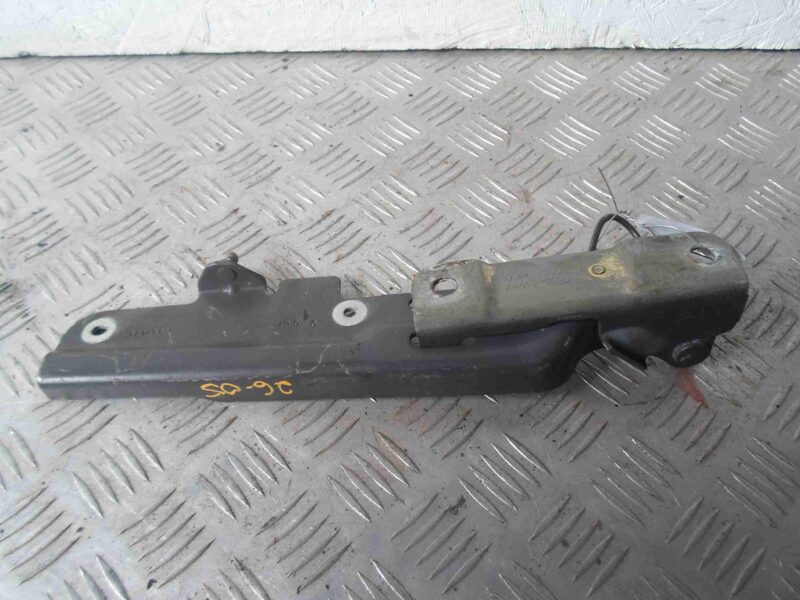 Изображение товара 61341 - 00061341 petlya kapota pravaya BMW 4 Series