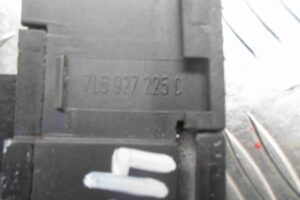 Изображение товара 61393 - 00061393 knopka salona Toyota Corolla Matrix 1