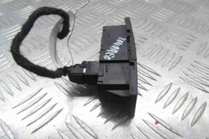 Изображение товара 61393 - 00061393 knopka salona Toyota Corolla Matrix 3