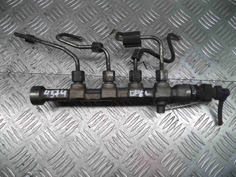 Изображение товара 61614 - 00061614 toplivnaya rampa Mazda 323