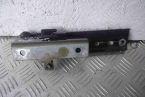 Изображение товара 61740 - 00061740 petlya kapota pravaya Pontiac Vibe 2