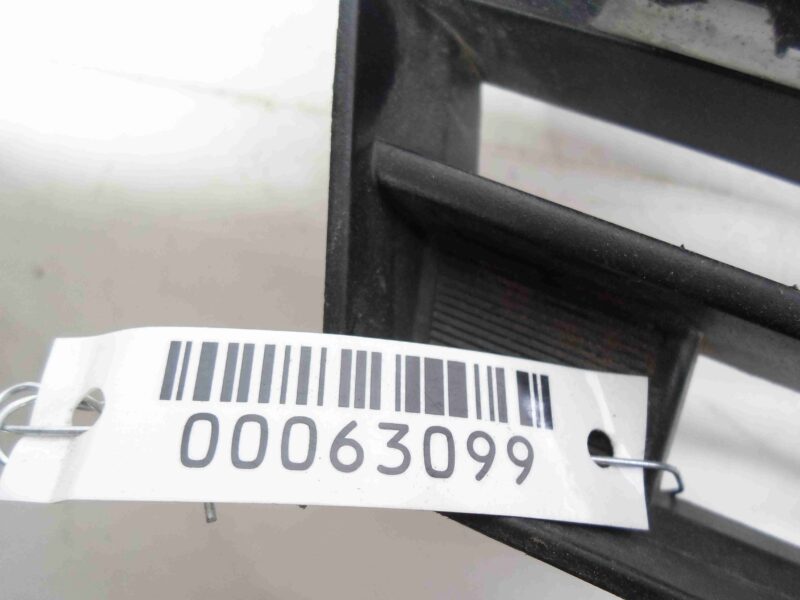 Изображение товара 63099 - 00063099 zaglushka (reshetka) v bamper Subaru Legacy