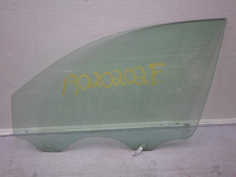 Изображение товара 63622 - 00063622 steklo dveri perednej levoj Toyota Matrix 1