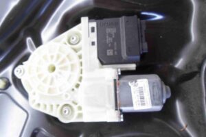 Изображение товара 64271 - 00064271 steklopodemnik zadnij levyj Volvo S40 2