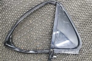 Изображение товара 64639 - 00064639 steklo dveri zadnej levoj Skoda Yeti 2