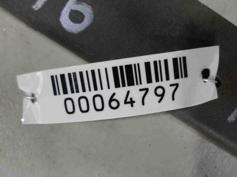 Изображение товара 64797 - 00064797 zaglushka (reshetka) v bamper Land Rover Defender