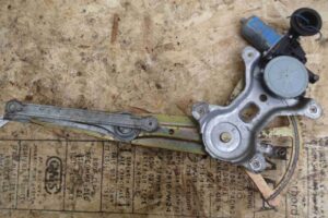 Изображение товара 65020 - 00065020 steklopodemnik perednij pravyj 1