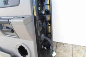 Изображение товара 255126 - 00065089 dver zadnyaya levaya Toyota Venza