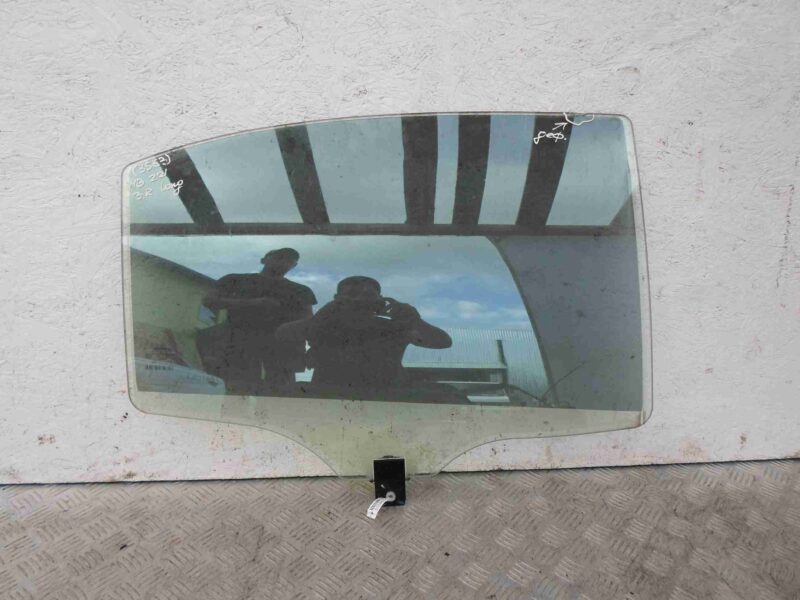 Изображение товара 66210 - 00066210 steklo dveri zadnej pravoj Ford Scorpio