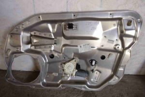 Изображение товара 67575 - 00067575 steklopodemnik perednij pravyj Ford Scorpio 1