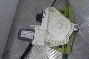 Изображение товара 67961 - 00067961 steklopodemnik zadnij pravyj Hyundai H1 1