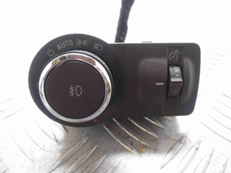 Изображение товара 59539 - 00068215 pereklyuchatel sveta 1