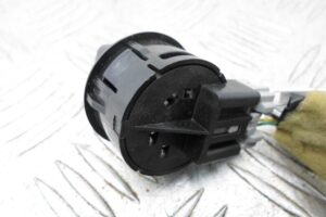 Изображение товара 68473 - 00068473 dzhojstik regulirovki zerkal Toyota Hiace 2