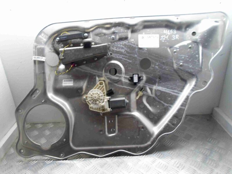 Изображение товара 69132 - 00069132 steklopodemnik zadnij levyj Ford Scorpio