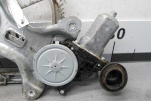 Изображение товара 69241 - 00069241 steklopodemnik perednij levyj Renault Laguna 2