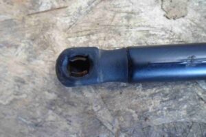 Изображение товара 69616 - 00069616 amortizator kapota Toyota Corolla Matrix 1