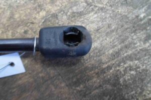 Изображение товара 69616 - 00069616 amortizator kapota Toyota Corolla Matrix 3
