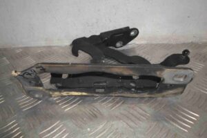 Изображение товара 69765 - 00069765 petlya kapota pravaya 2