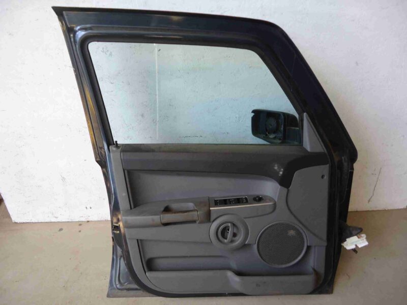 Изображение товара 69961 - 00069961 dver perednyaya levaya Chrysler Cirrus