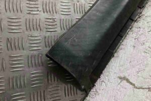 Изображение товара 70268 - 00070268 porog plastikovyj pravyj Peugeot 306 2