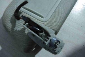 Изображение товара 70740 - 00070740 kozyrek solntsezaschitnyj Ford Scorpio 3