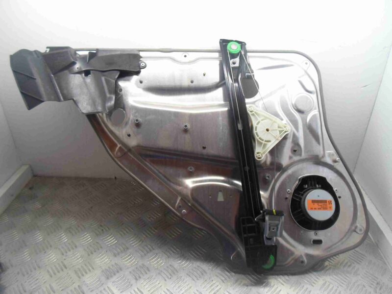 Изображение товара 71290 - 00071290 steklopodemnik zadnij pravyj Honda Ridgeline