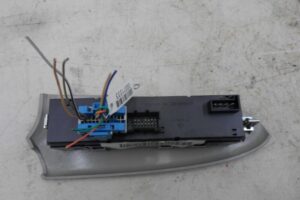 Изображение товара 71333 - 00071333 blok upravleniya steklopodemnikami 1