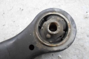 Изображение товара 72091 - 00072091 rychag perednij pravyj nizhnij Chevrolet Blazer 3