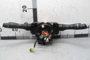 Изображение товара 114586 - 00073722 pereklyuchatel podrulevoj (strekoza) Toyota Hiace