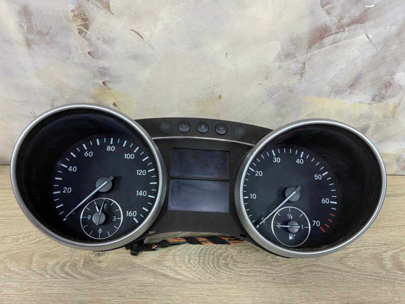 Изображение товара 73913 - 00073913 schitok priborov Ford Escort